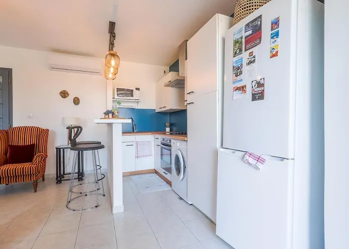 U Momentu - Appt Climatise Avec Terrasse
