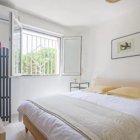 Ferienwohnung U Momentu - Appt Climatise Avec Terrasse LʼÎle-Rousse Exterior foto